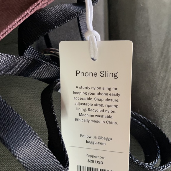BAGGU phone sling nylon crossbody bag in peppercorn (raisin, brown) NWT - Picture 8 of 11
